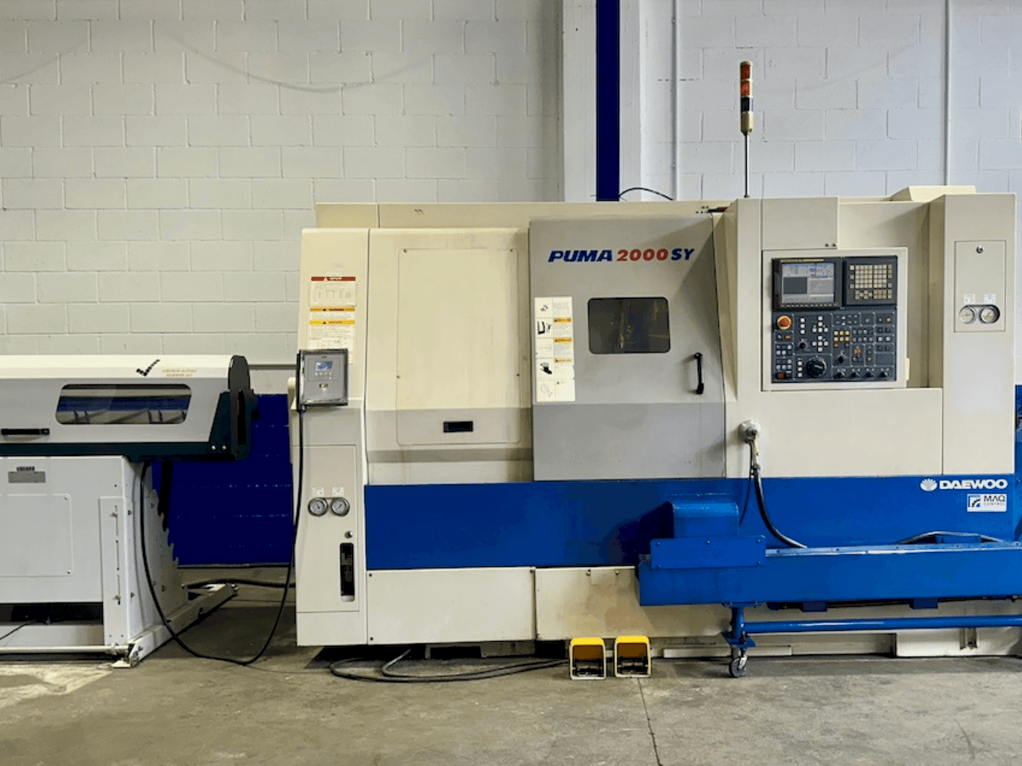 Vooraanzicht van DOOSAN PUMA 2000SY machine