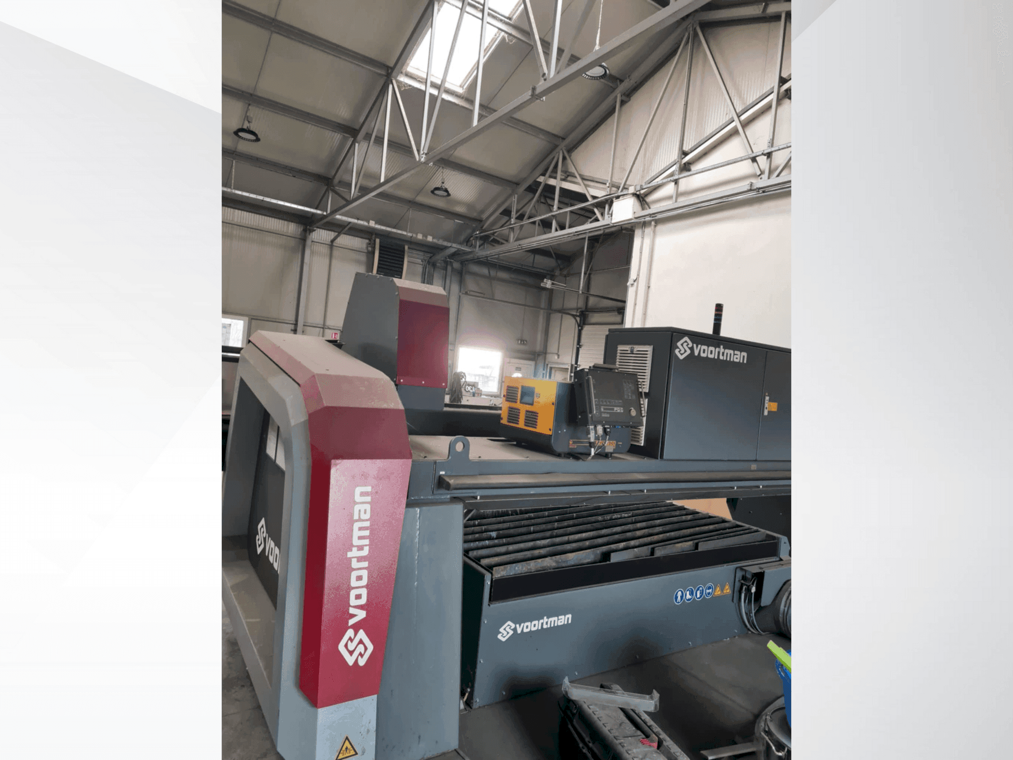 Vooraanzicht van VOORTMAN V304 machine