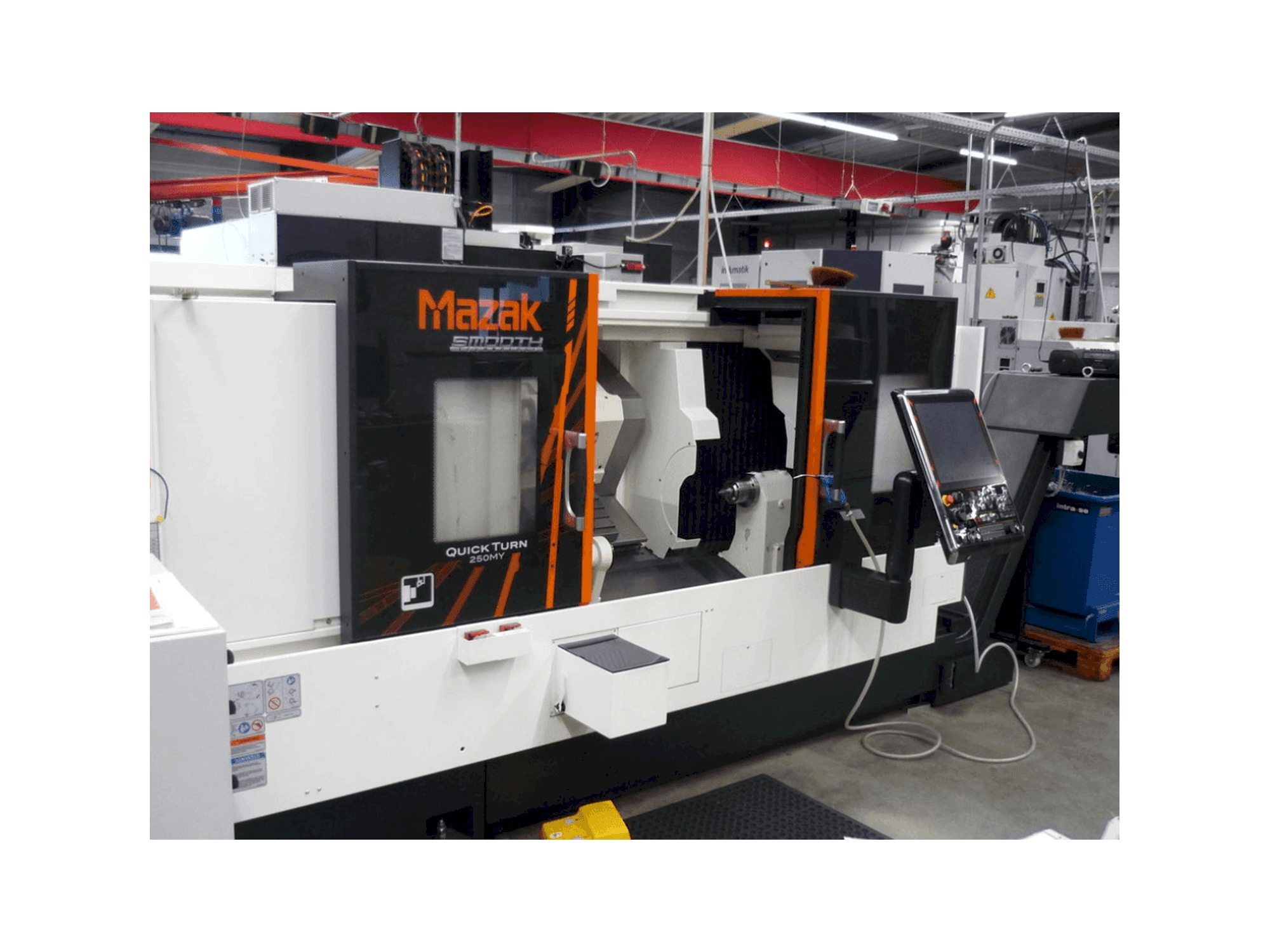 Vooraanzicht van Mazak Quick Turn 250MY machine