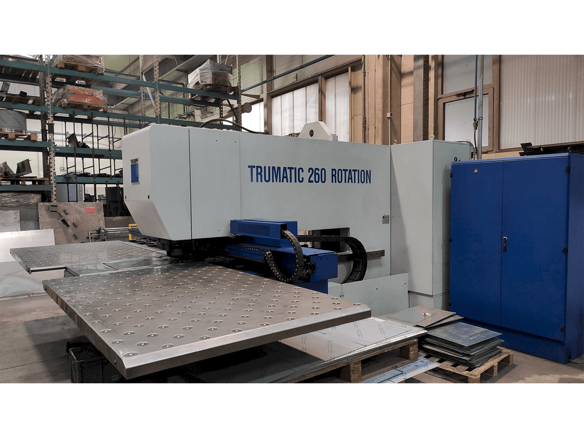 Vooraanzicht van Trumpf TC260R machine