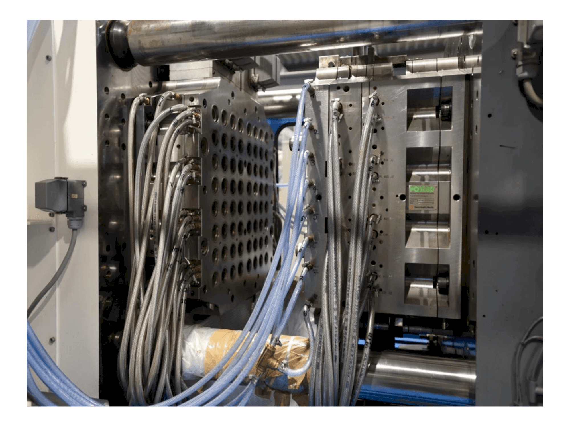 Zijaanzicht van FOSTAG 64fold machine