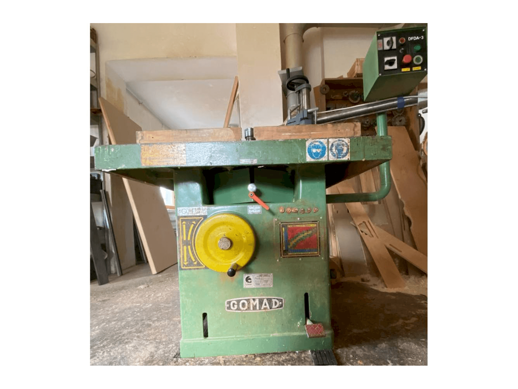 Vooraanzicht van GOMAD DFDA-3 machine