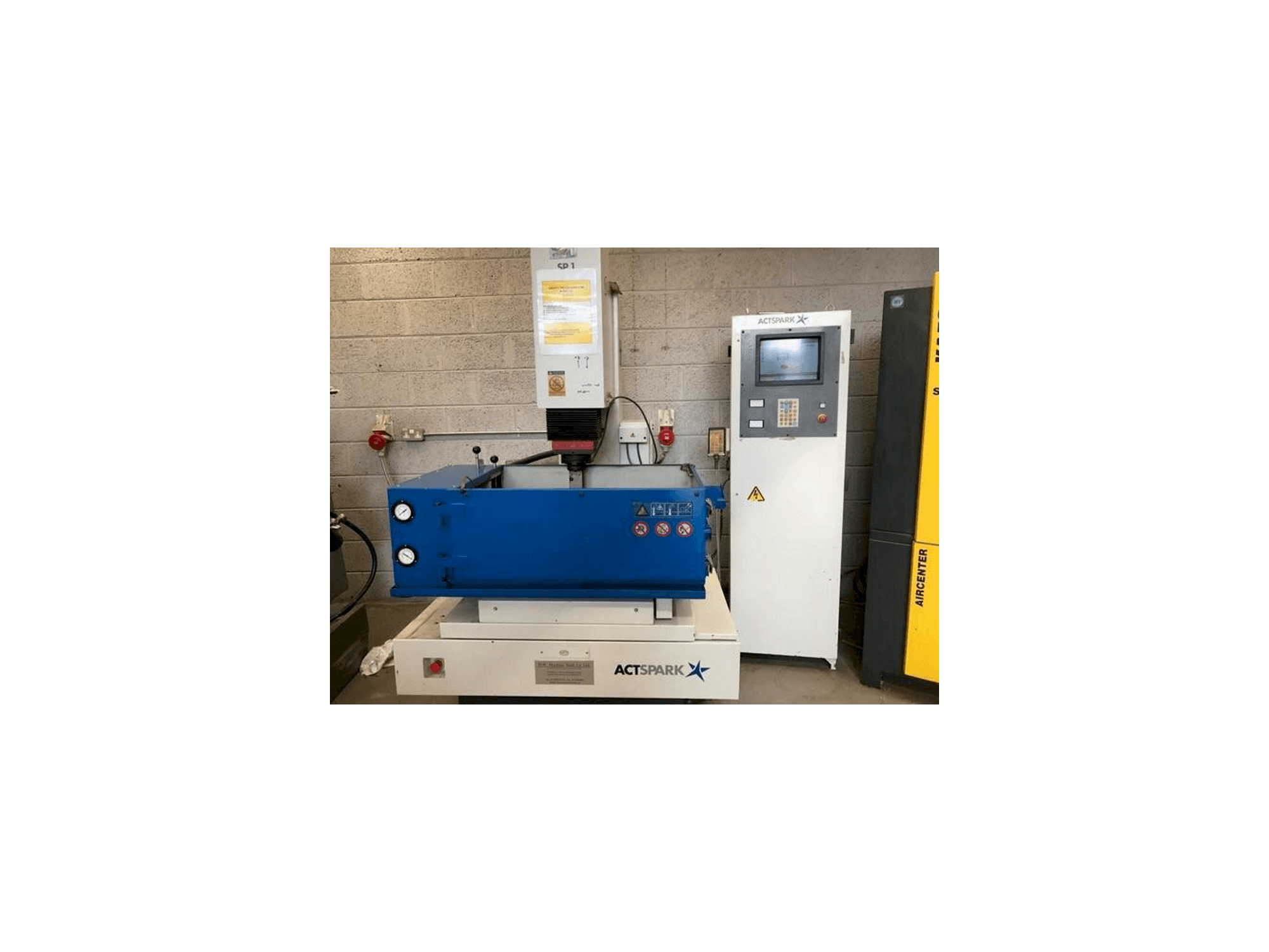 Vooraanzicht van AGIE ActSpark SP-1 machine