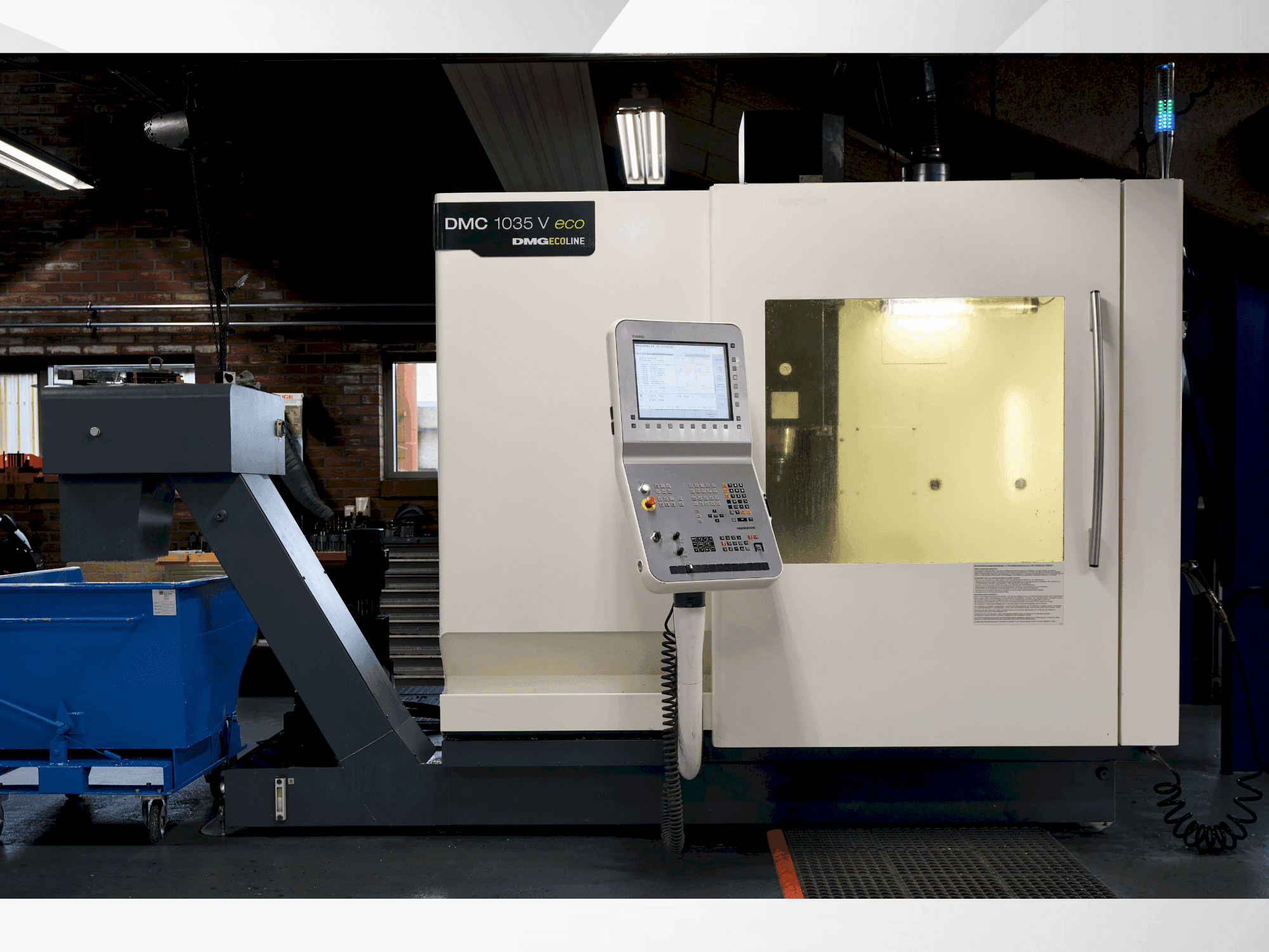 Vooraanzicht van DMG MORI DMC 1035V machine