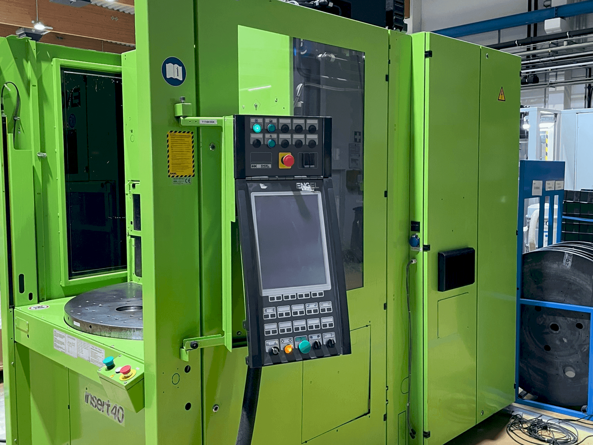 Zijaanzicht van Engel Insert 80V/40 machine