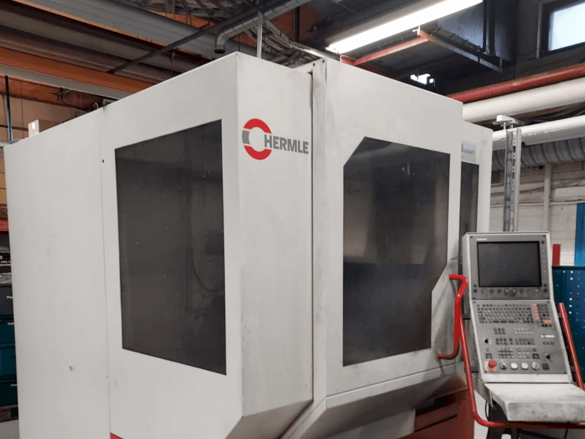 Vooraanzicht van HERMLE U 740 machine