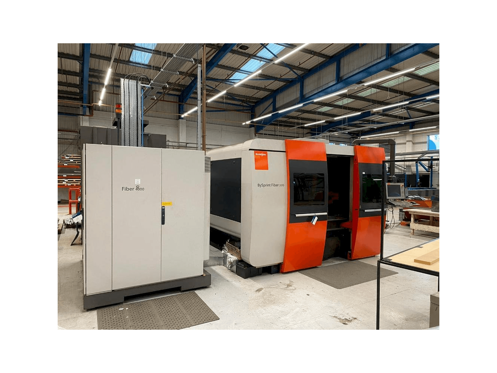 Vooraanzicht van Bystronic BySprint Fiber 3015 machine