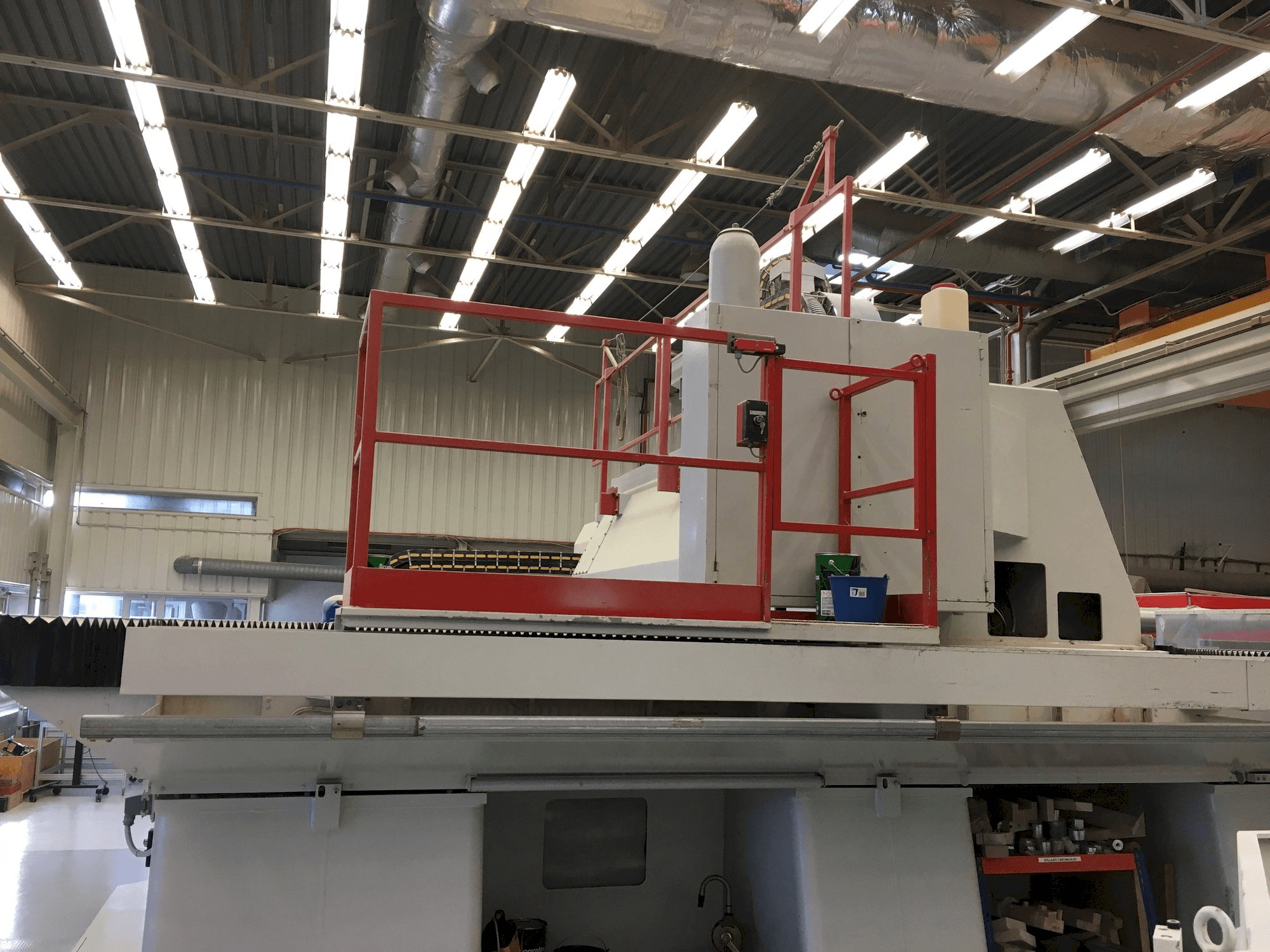 Vooraanzicht van Forest Line Minumac II 305 TH machine