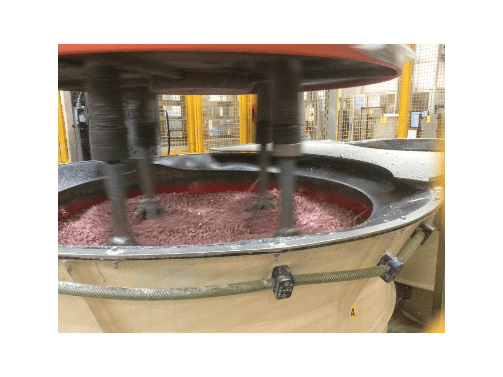 Vooraanzicht van Rosler R4/1300.2 SF machine