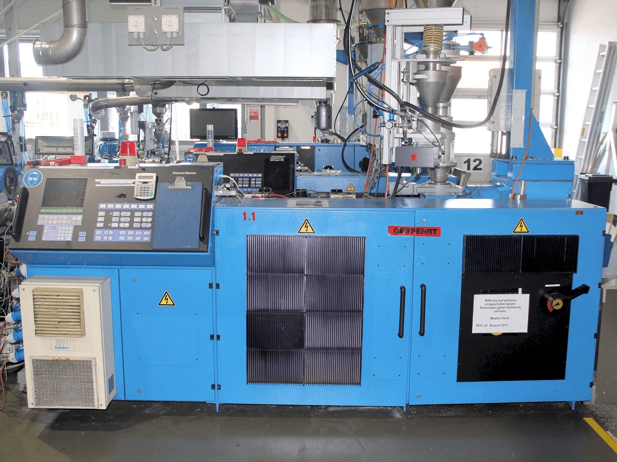 Vooraanzicht van Krauss Maffei KME 1-75-30 B machine