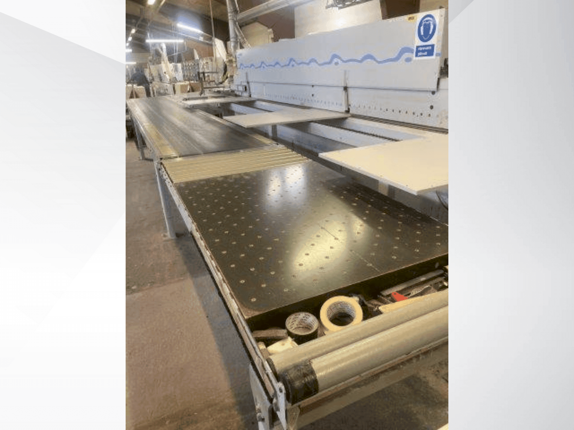 Vooraanzicht van BRANDT Ambition 1660 FGC machine