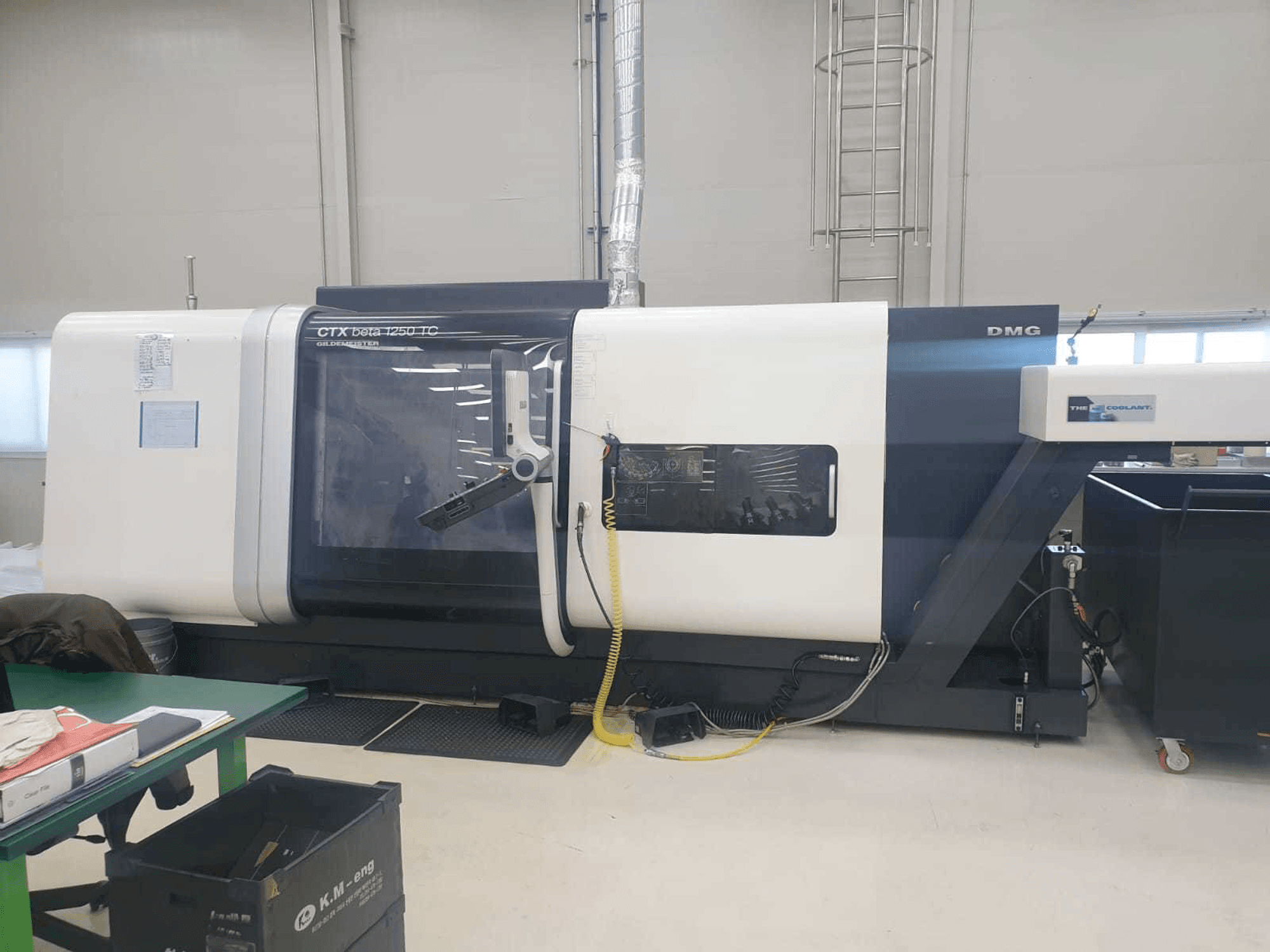 Vooraanzicht van DMG MORI Gildemeister CTX Beta 1250 TC machine