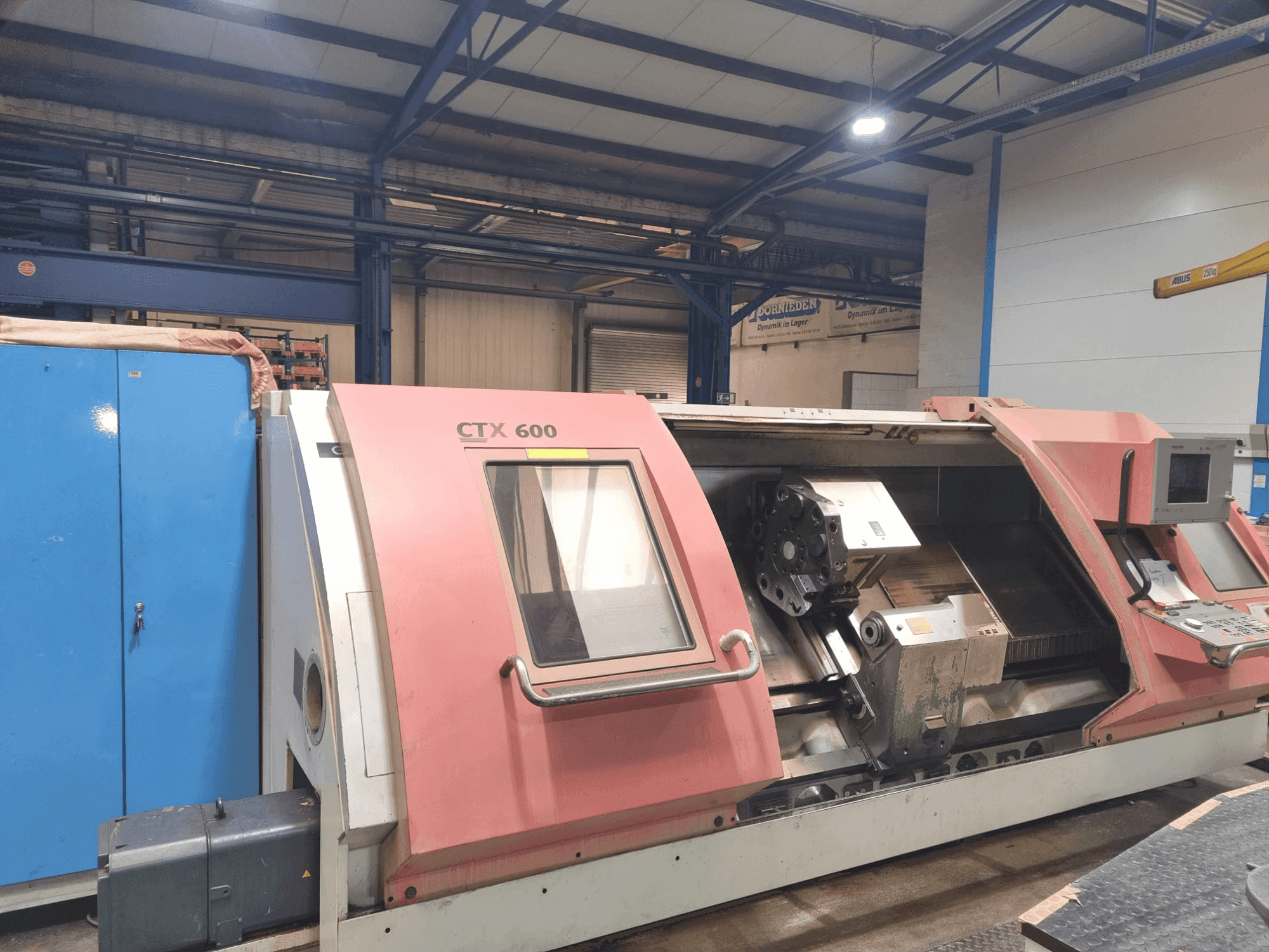 Vooraanzicht van Gildemeister CTX 600 machine