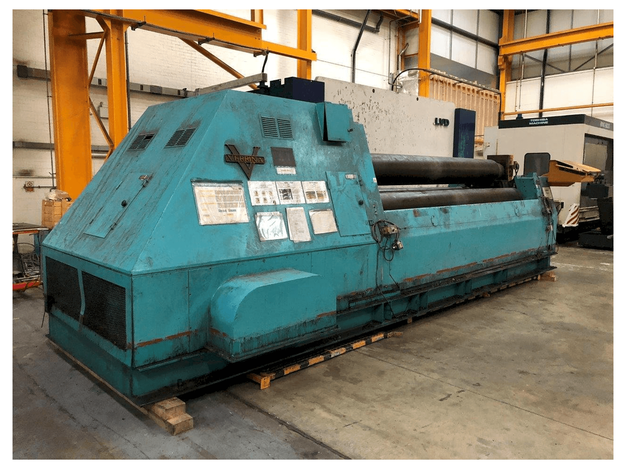 Vooraanzicht van VERRINA CLR 216 X 4050 machine