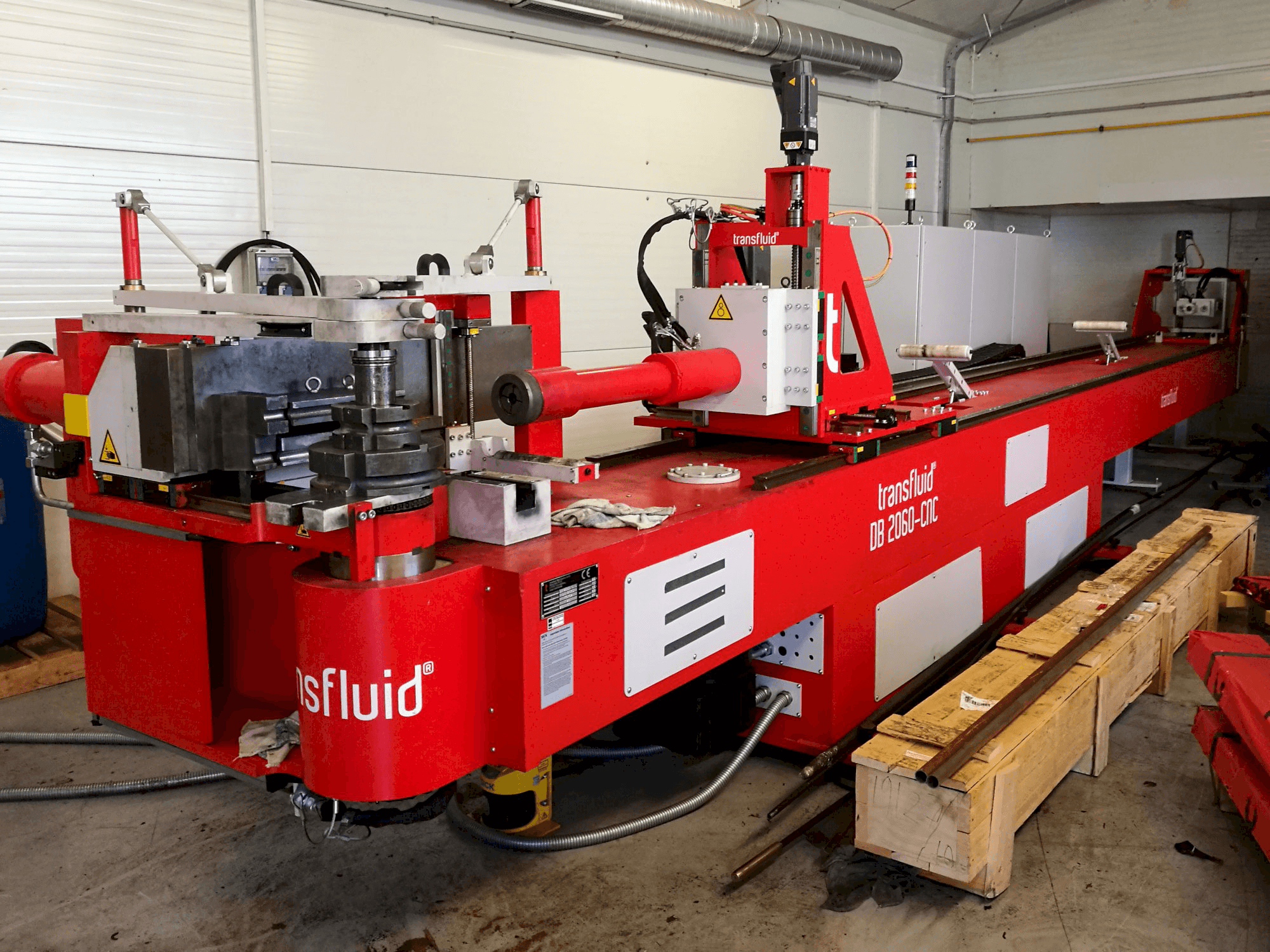 Recht aanzicht van Transfluid DB 2060 machine