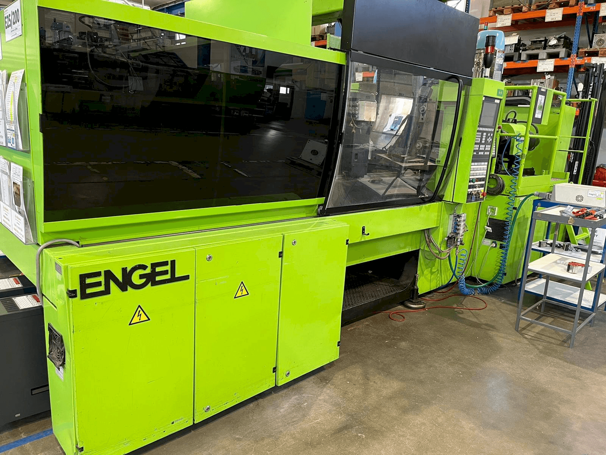 Vooraanzicht van Engel ES 650/150 HL machine