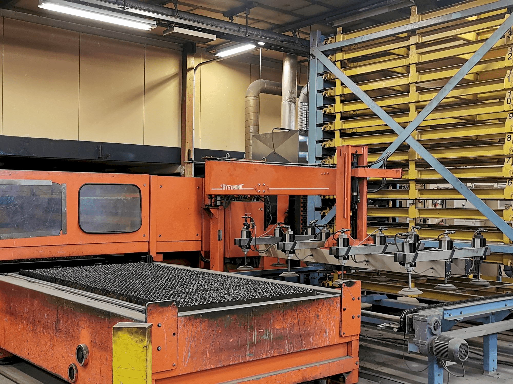 Vooraanzicht van Bystronic BTL 3500 machine