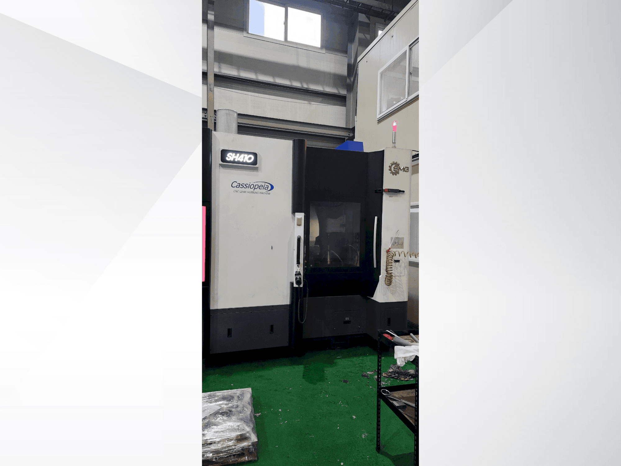 Vooraanzicht van SMG SH410 machine