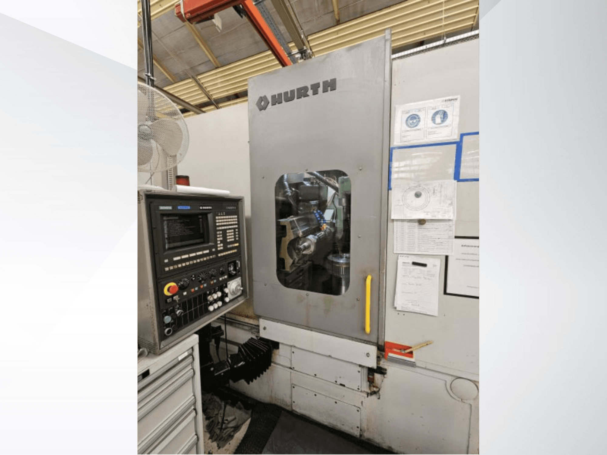 HURTH WF 300 horizontale draaimachine, vooraanzicht met het bedieningspaneel en functionele details van de machine.