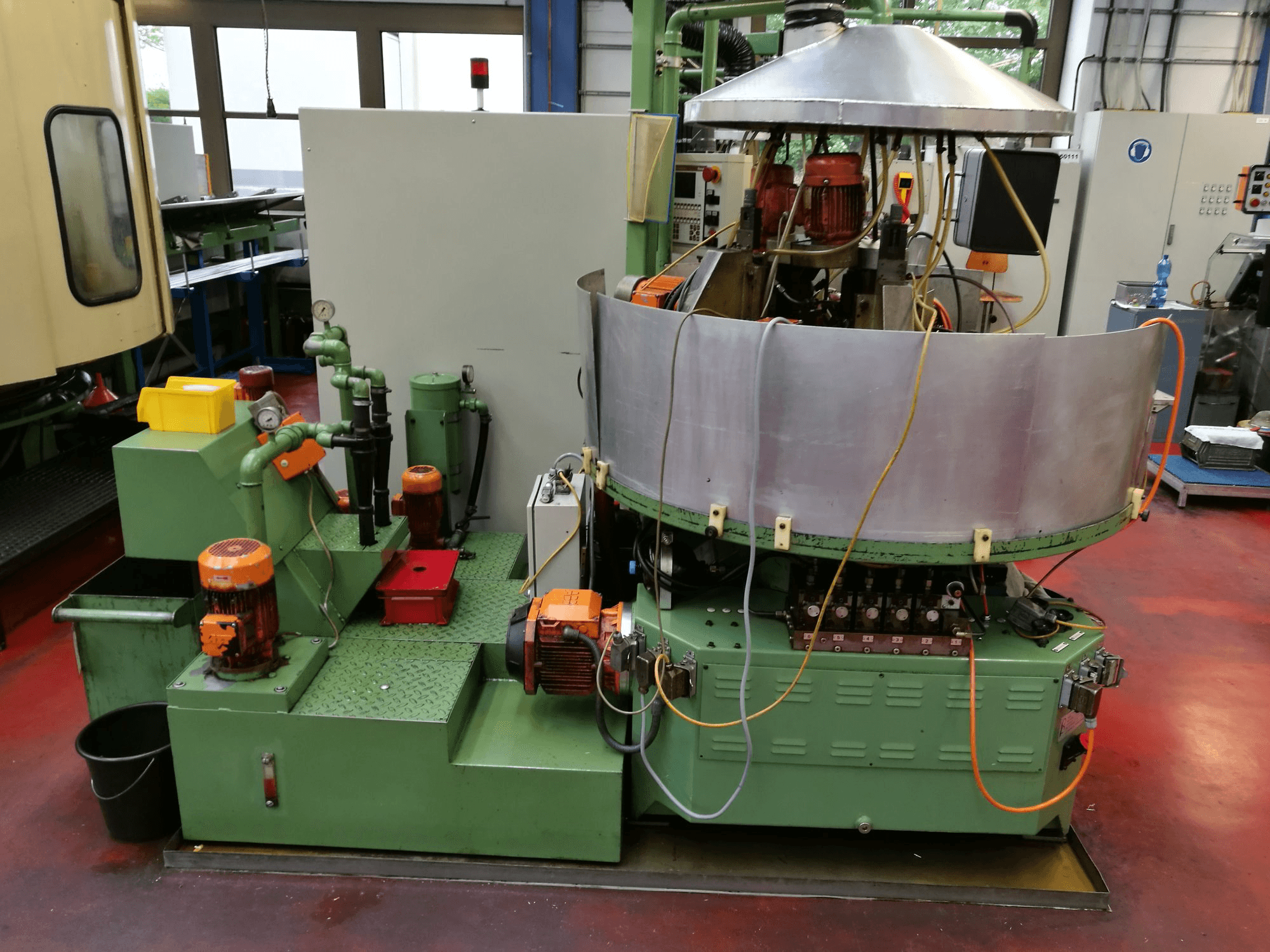 Vooraanzicht van RIS-INGOLD Rismatic 151LN-12 machine