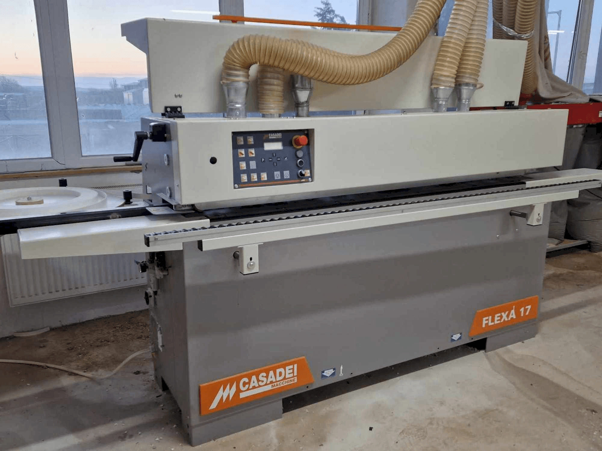 Linkerzijdeaanzicht van CASADEI Flexa 17 machine