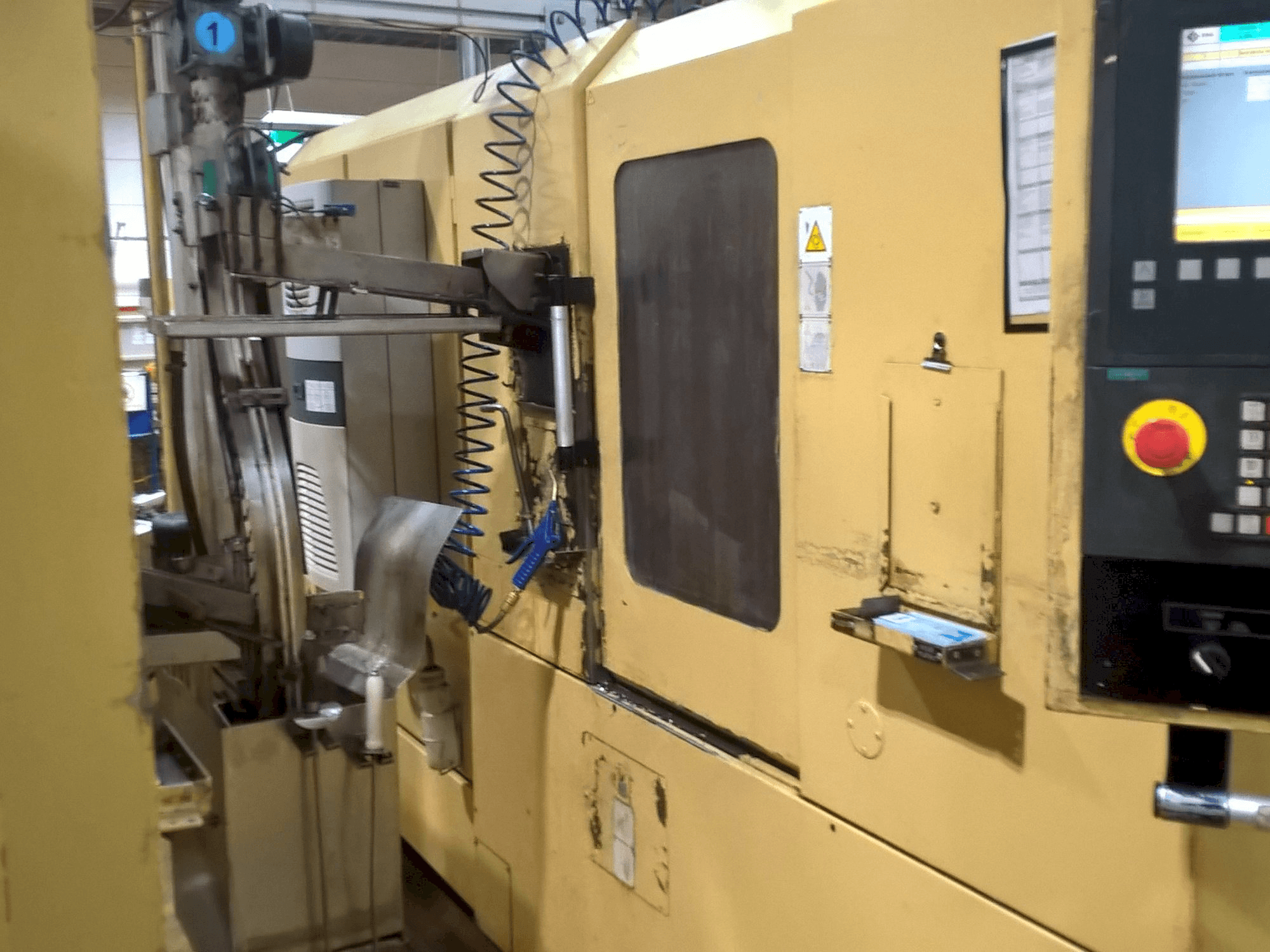 Rechts zijaanzicht van TAJMAC-ZPS SAL 100/4 machine