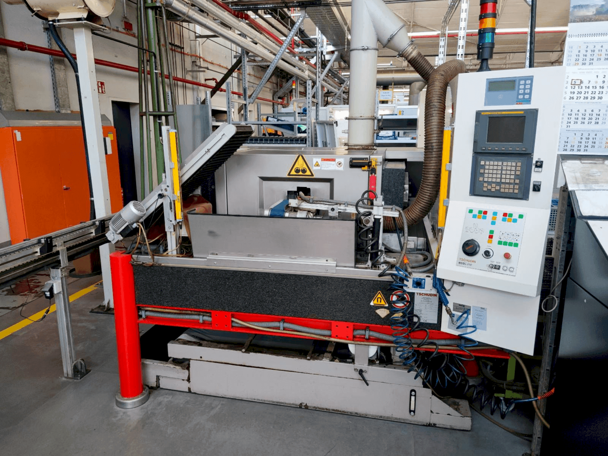 Vooraanzicht van TSCHUDIN ecoLINE 400 machine