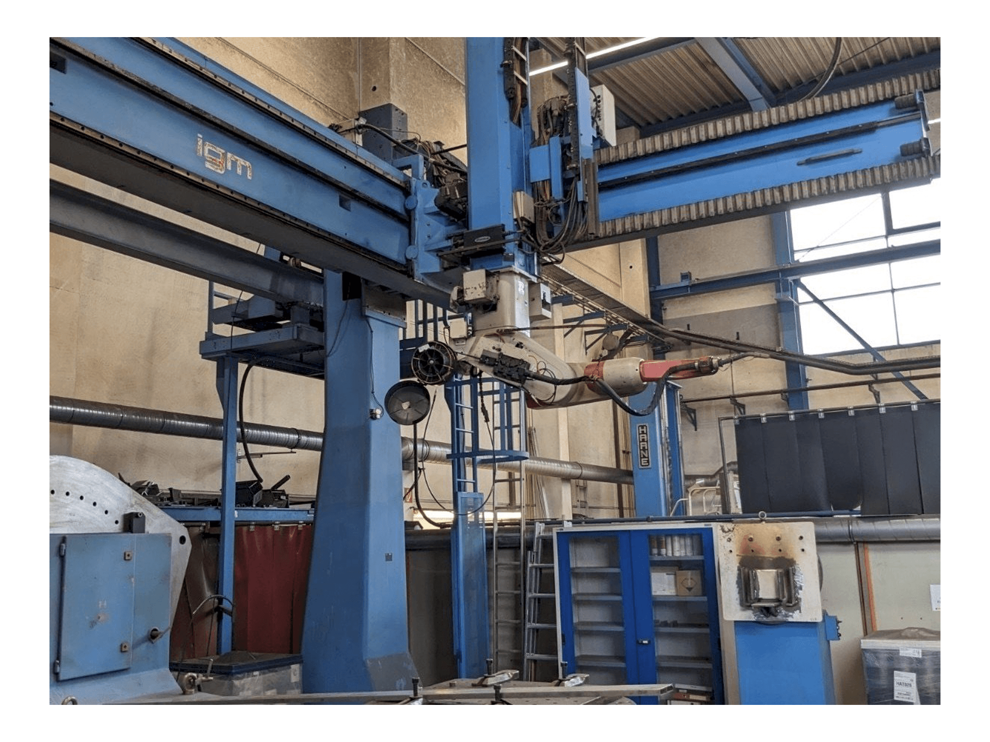 Vooraanzicht van IGM RTi 300-S machine