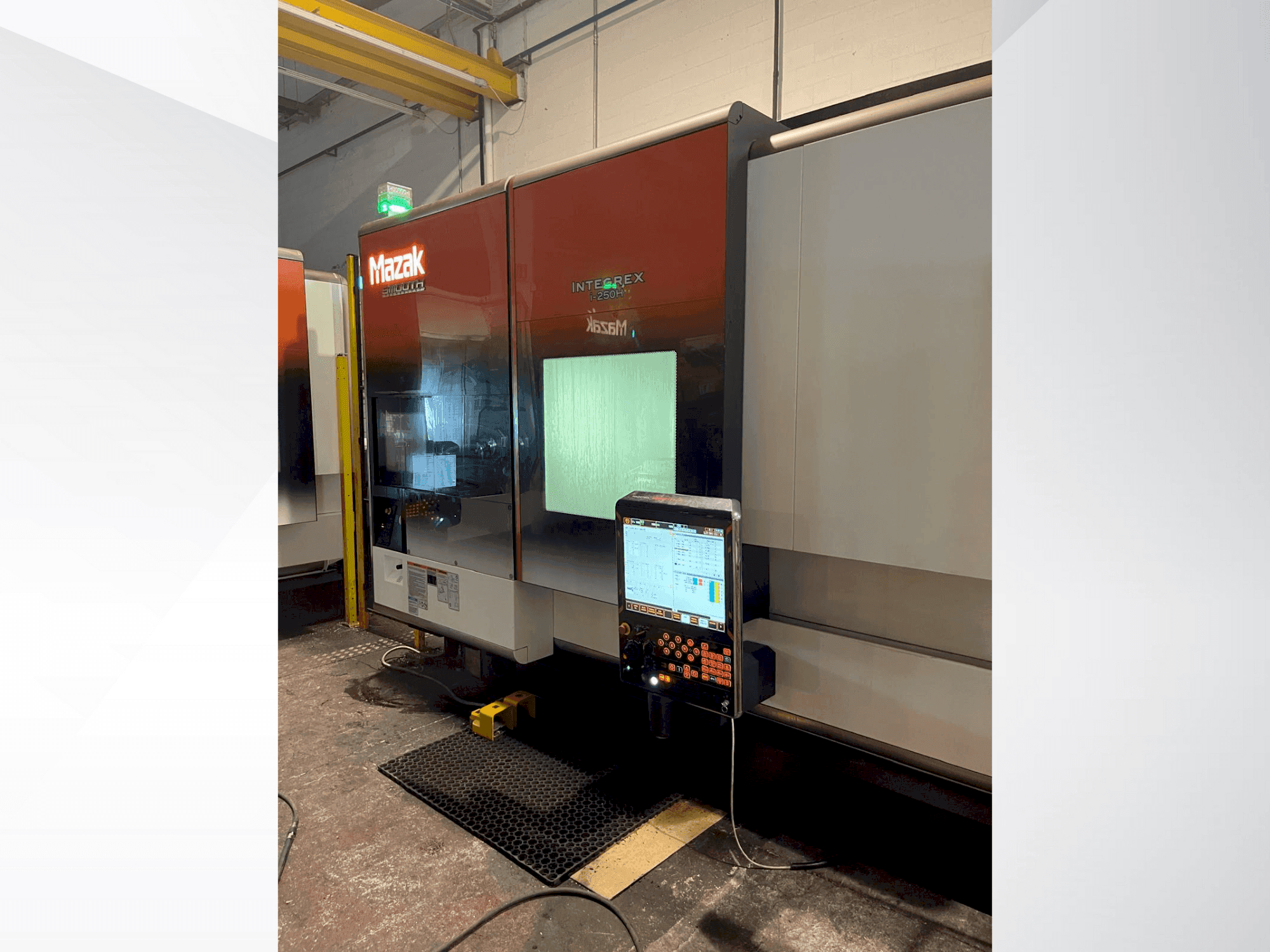 Vooraanzicht van Mazak Integrex i-250H machine