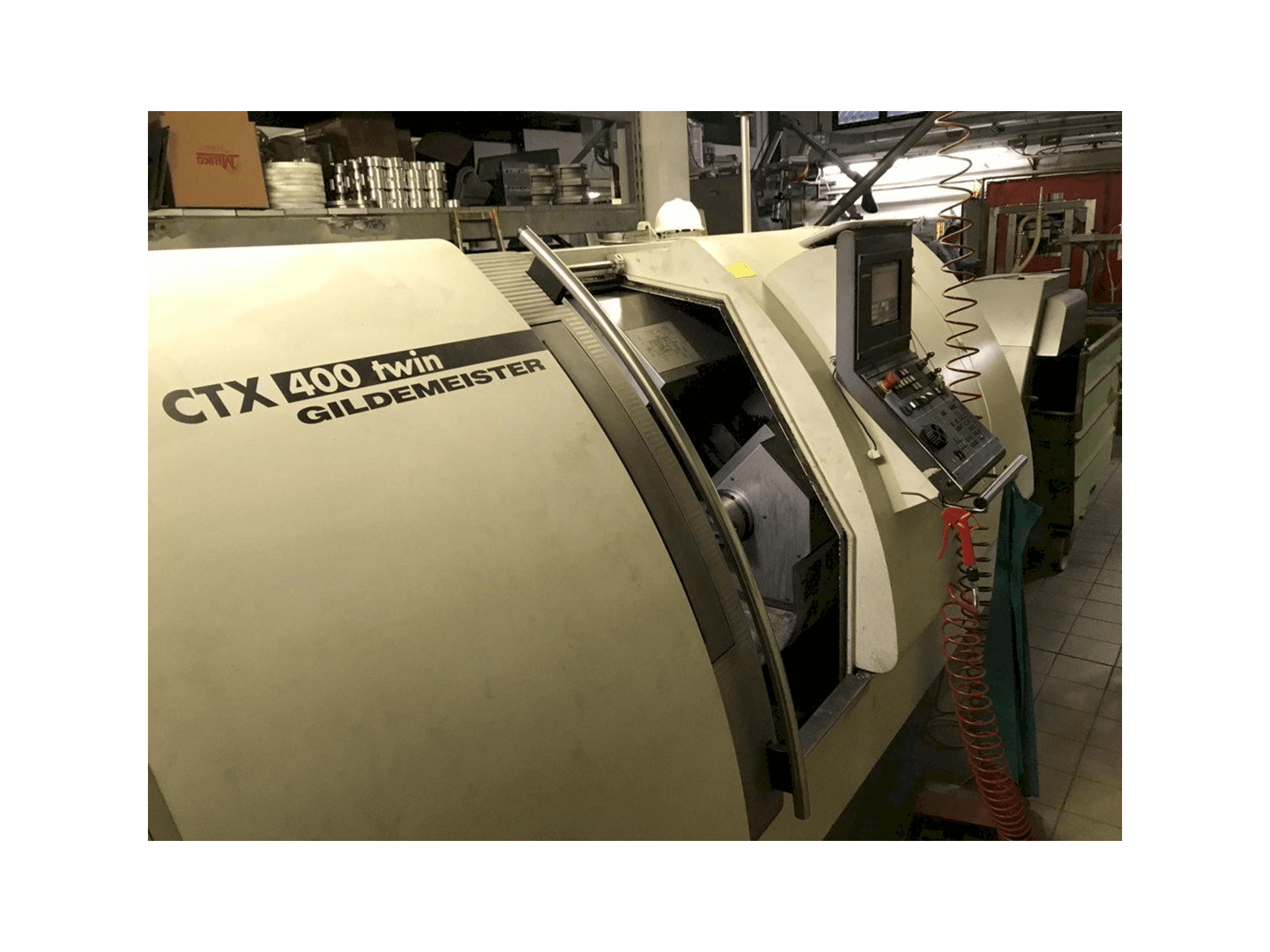 Vooraanzicht van Gildemeister CTX 400 Twin machine