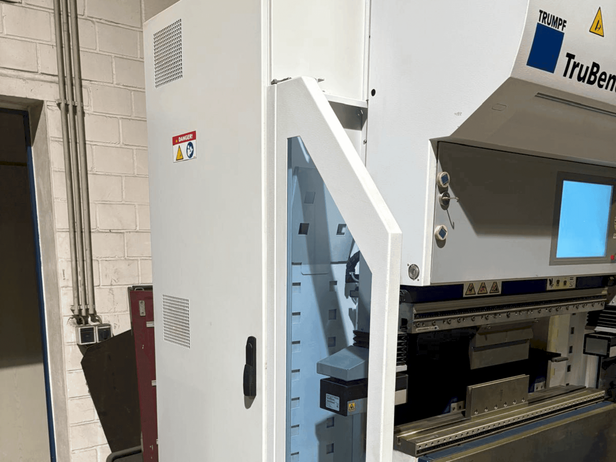 Vooraanzicht van TRUMPF TruBend 7036 machine