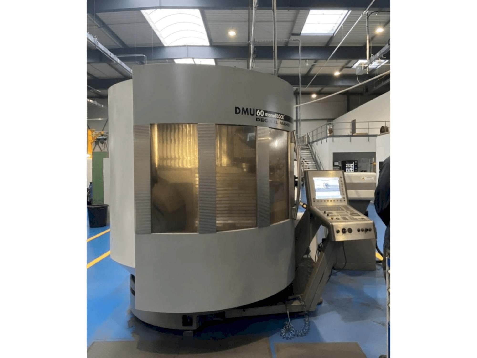 Vooraanzicht van DECKEL MAHO Type DMU60 MonoBlock machine