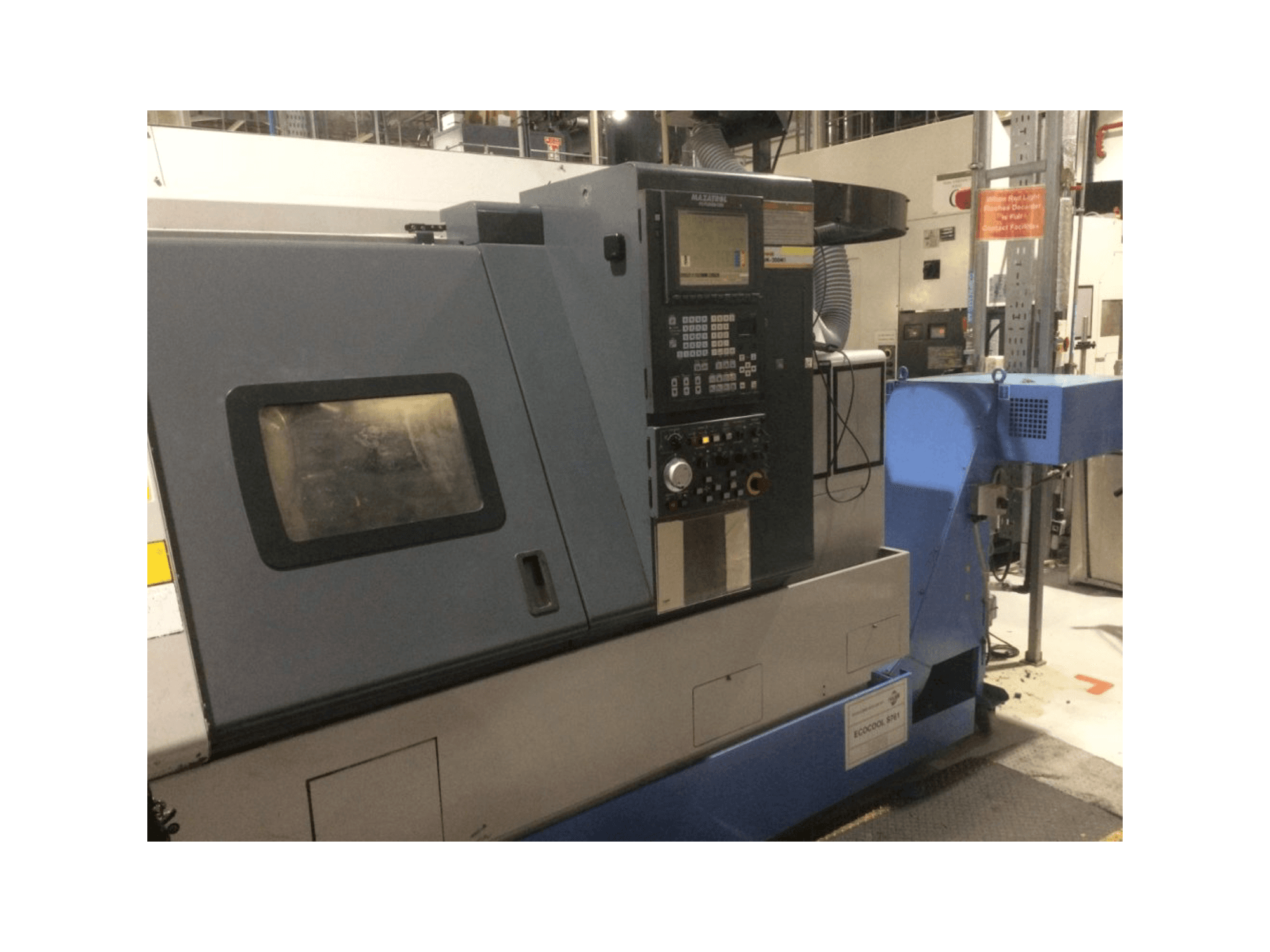 Linkerzijdeaanzicht van Mazak Super Quick Turn 200M machine