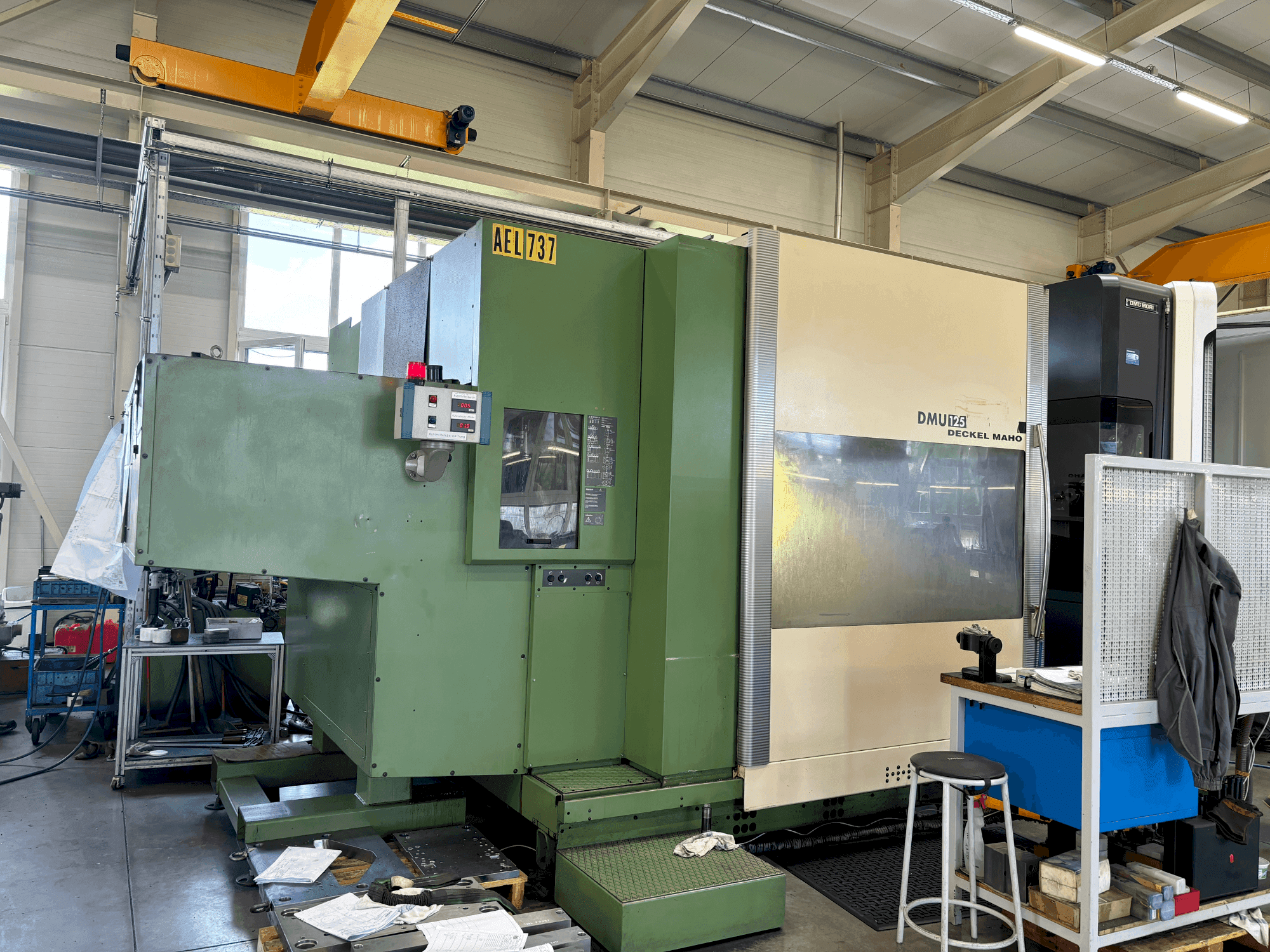 Vooraanzicht van DMG MORI DMU 125 machine