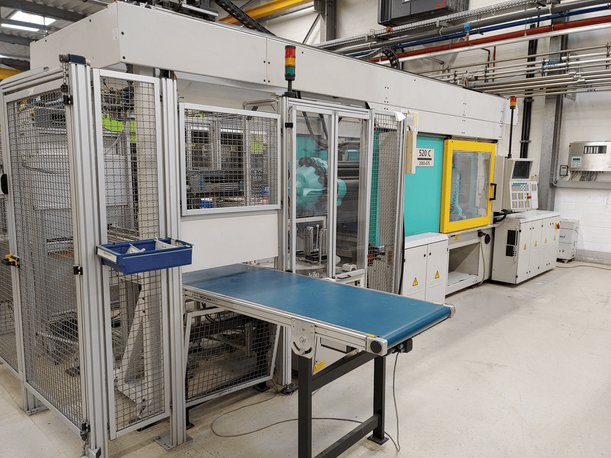 Vooraanzicht van Arburg Allrounder 520 C 2000-675 machine