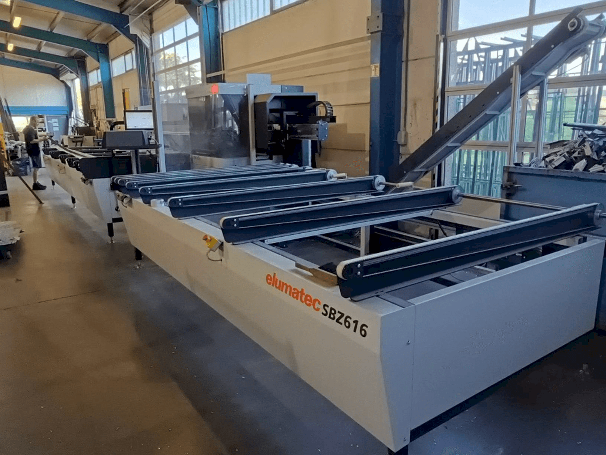 Vooraanzicht van Elumatec SBZ 616/02 machine
