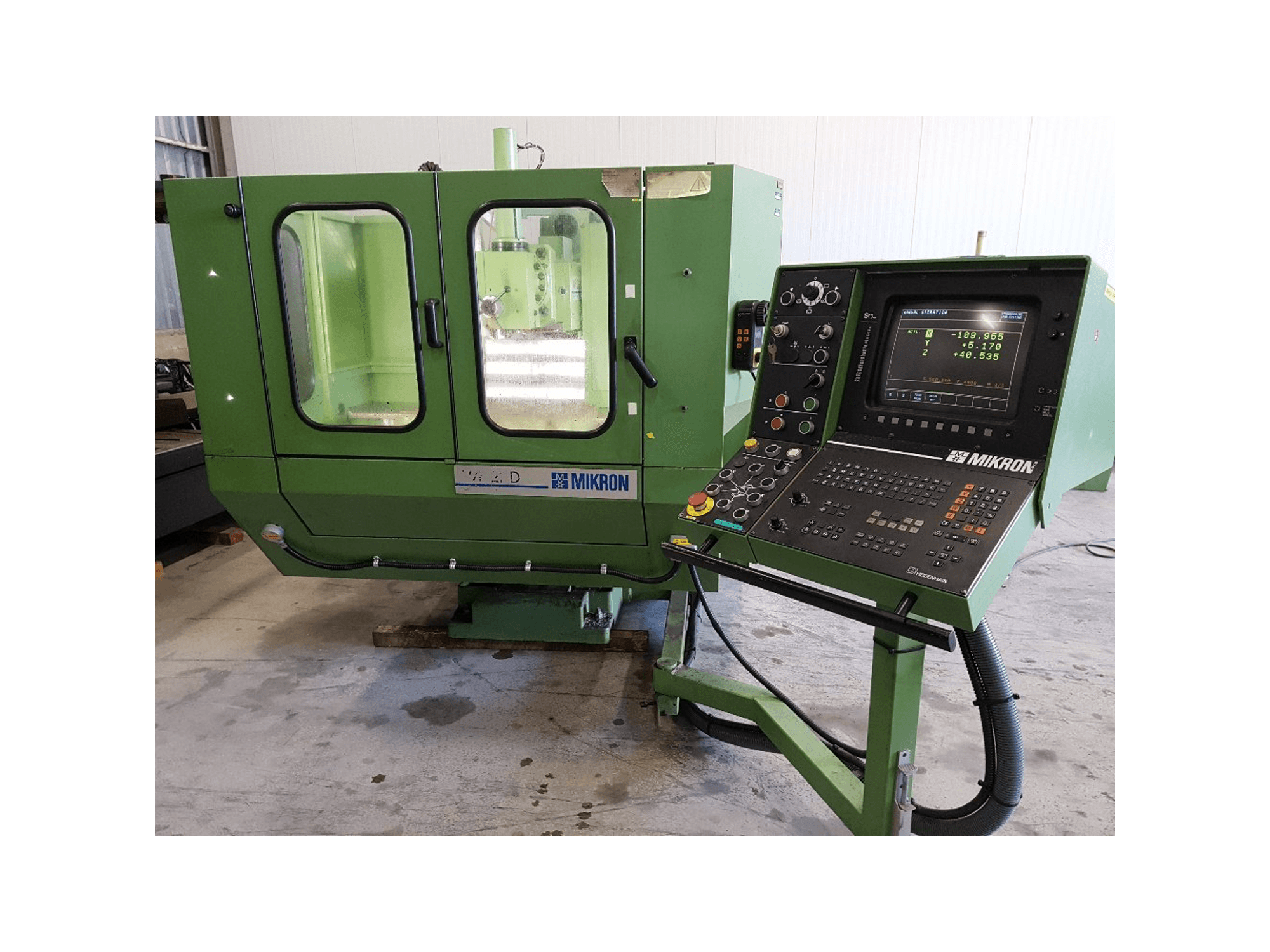 Vooraanzicht van Mikron WF 21-D machine