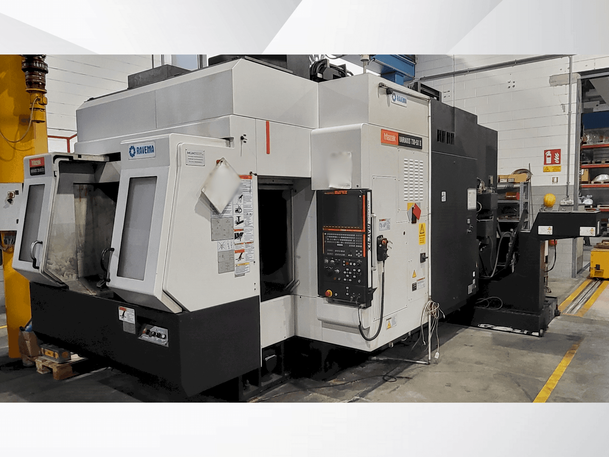 Vooraanzicht van Mazak VARIAXIS 730 II 5X machine