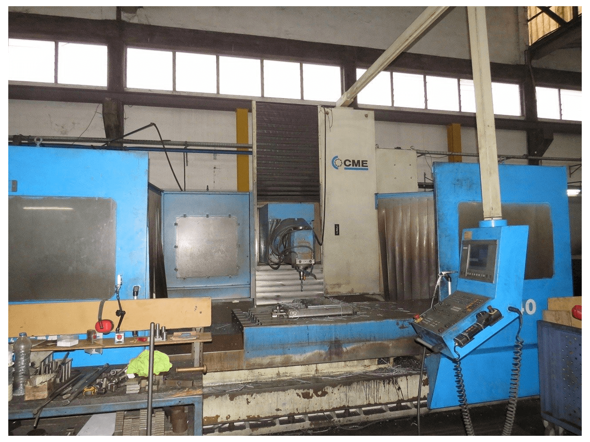 Vooraanzicht van CME HZ40 machine