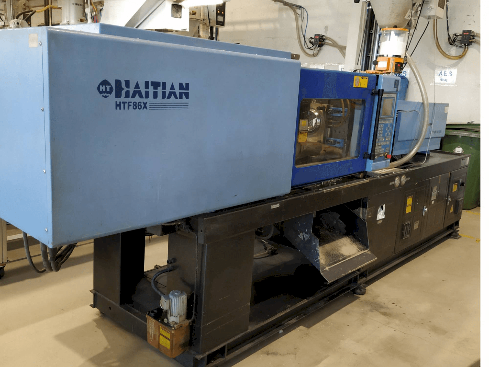 Linkerzijdeaanzicht van HAITIAN HTF86X machine
