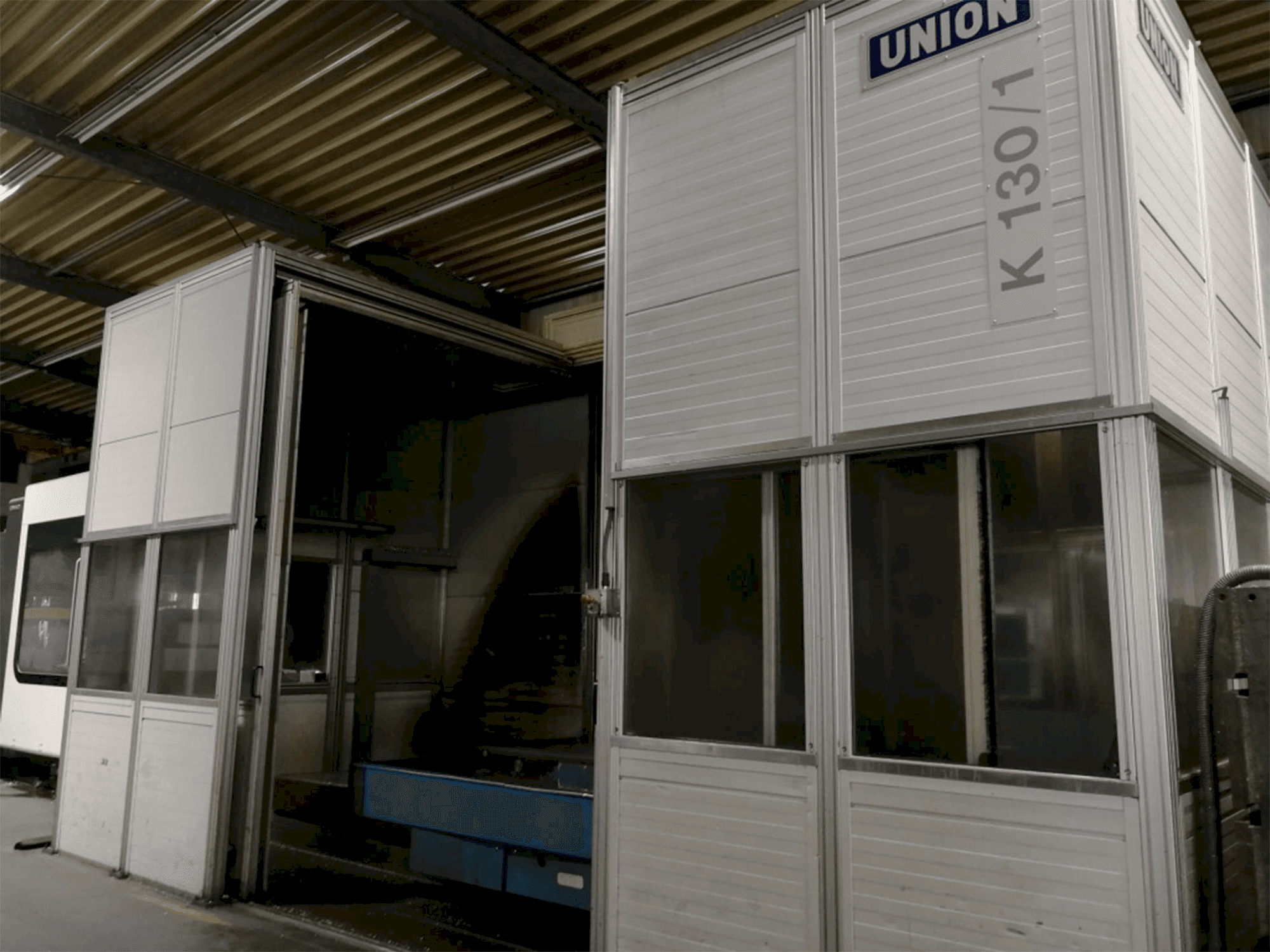 Vooraanzicht van UNION K 130 TNC 530 machine