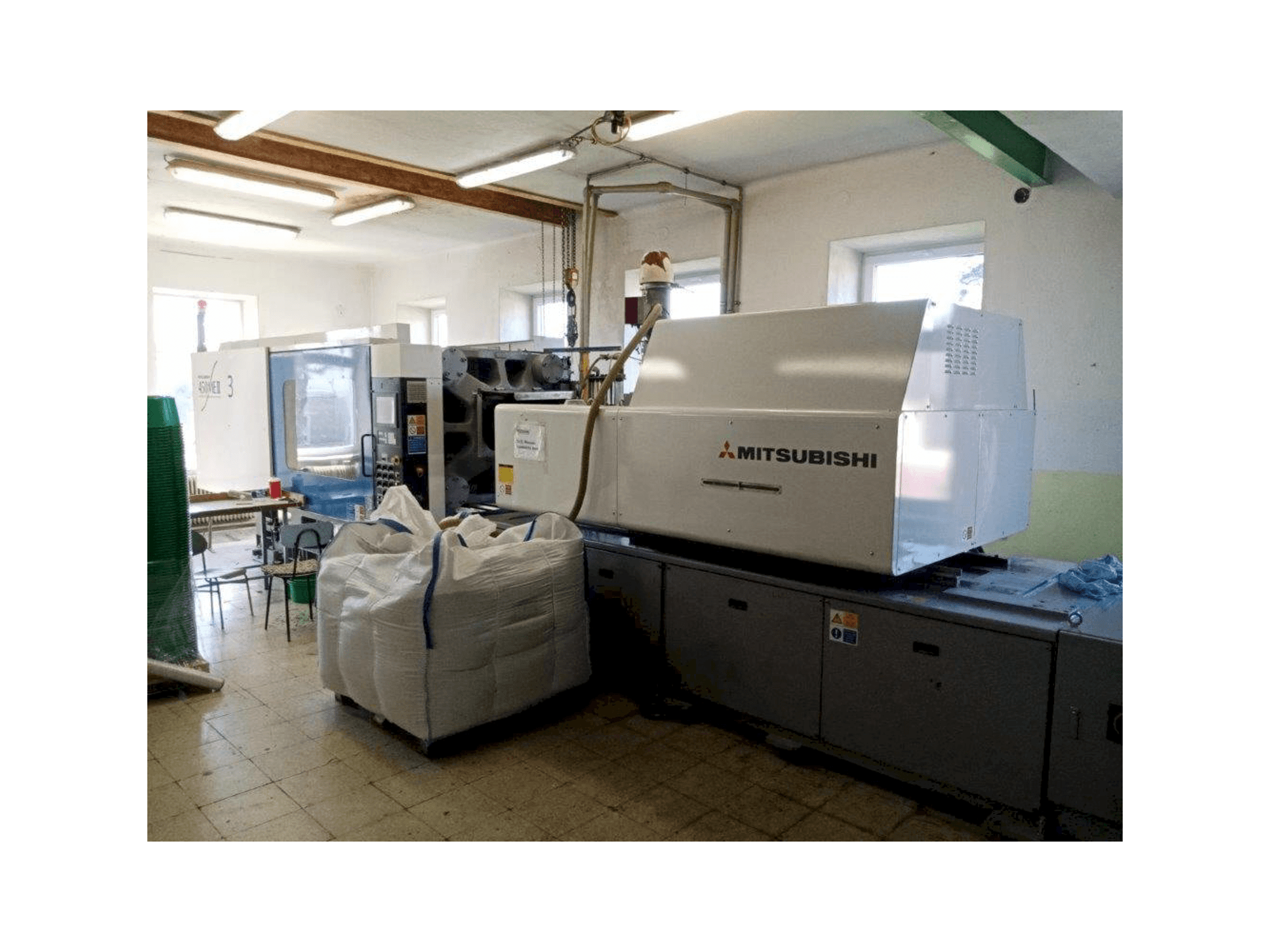 Vooraanzicht van Mitsubishi 450 ME II-70 machine