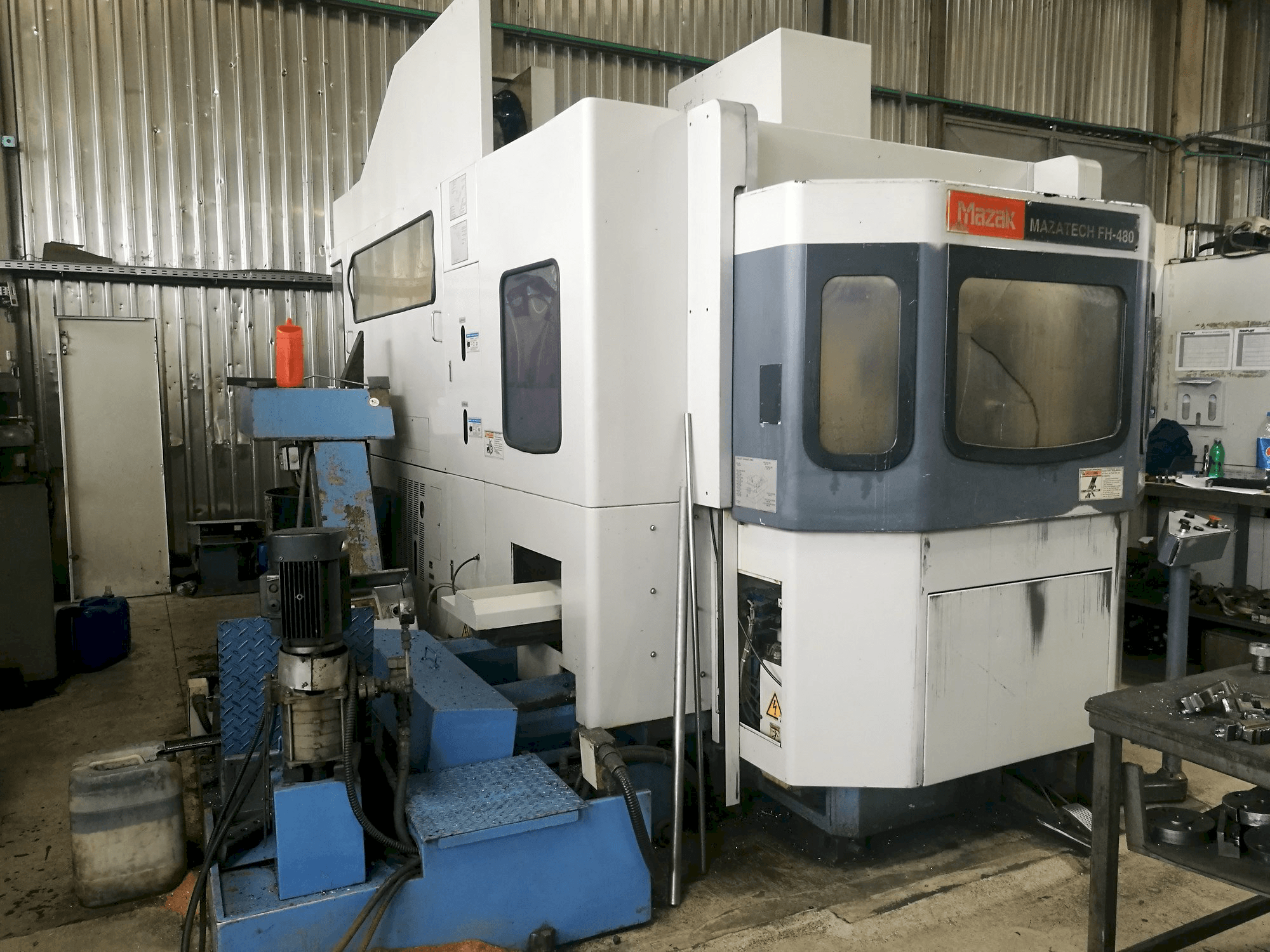 Linkerzijdeaanzicht van Mazak FH-480 machine