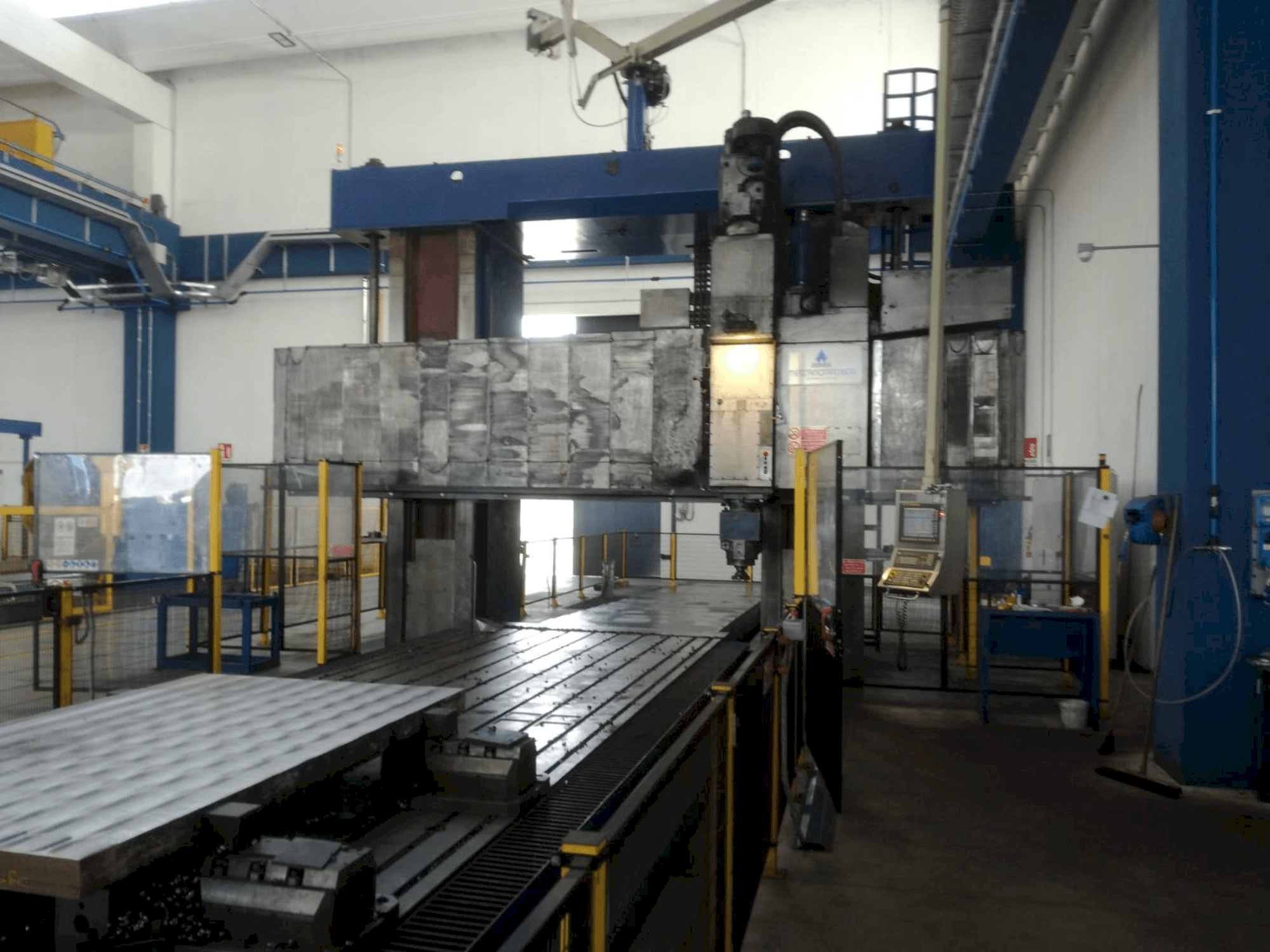 Vooraanzicht van STANKO Fresa a Portale machine