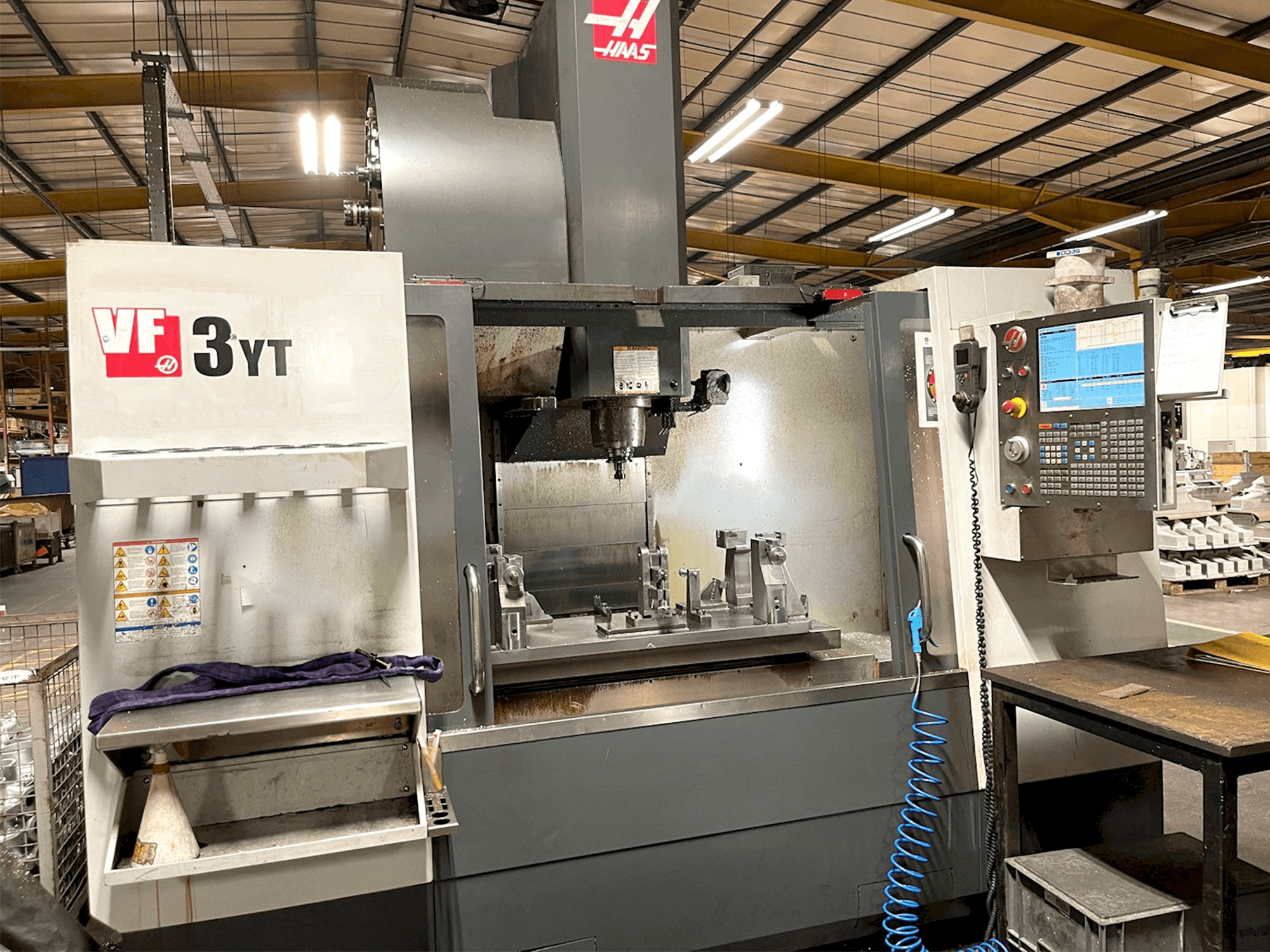 Vooraanzicht van HAAS VF-3YT/50 machine