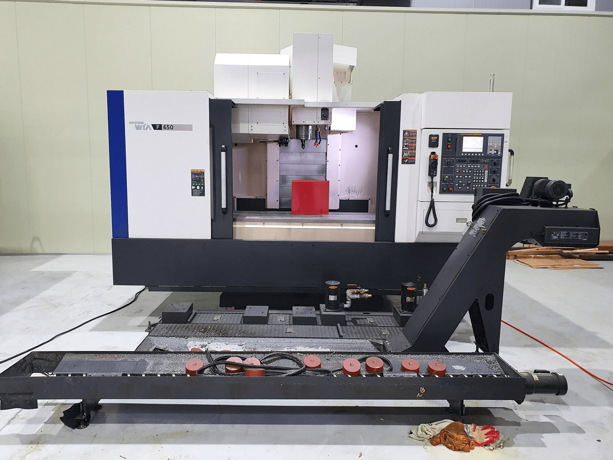 Vooraanzicht van Hyundai Wia F650 machine