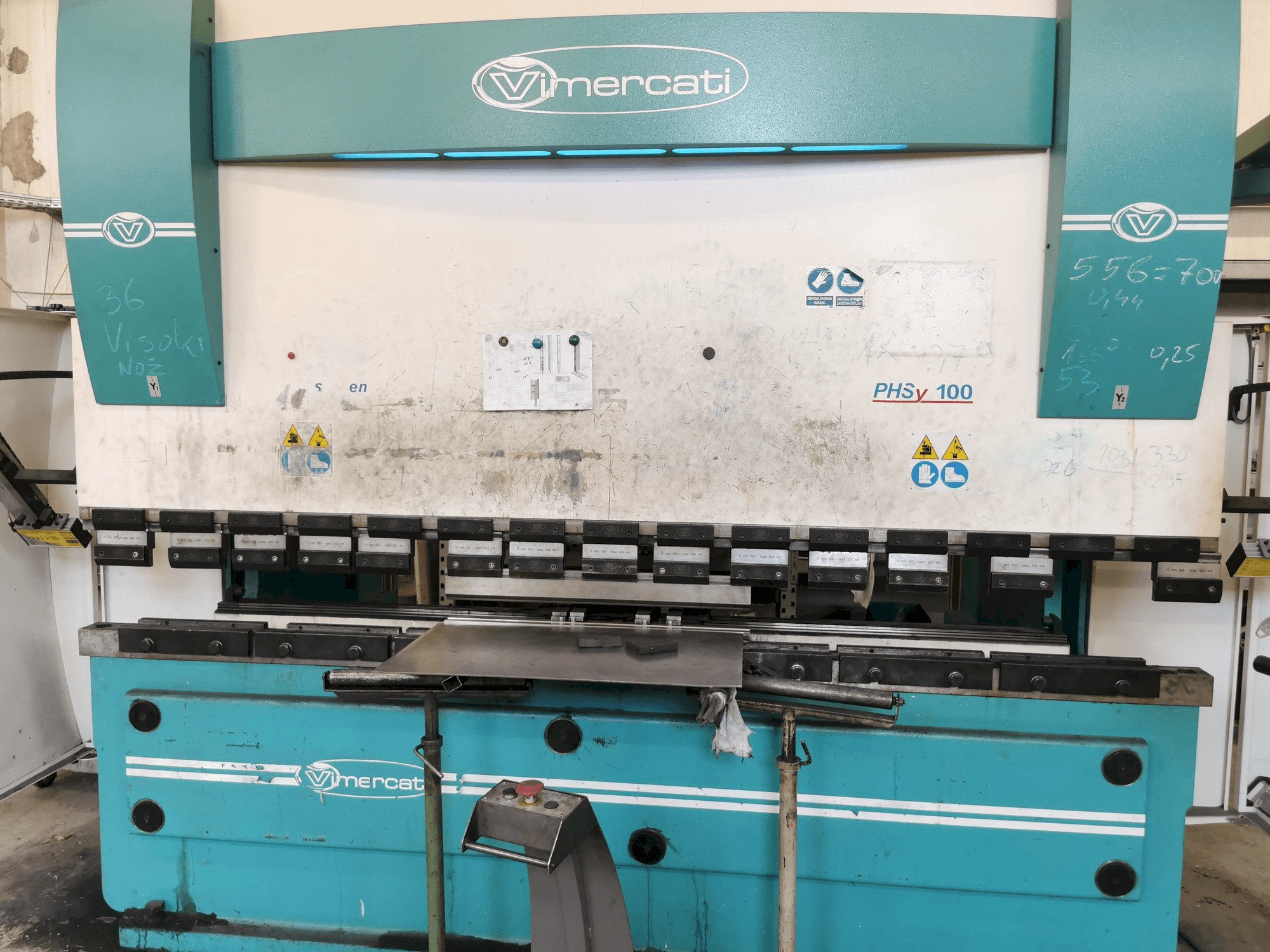 Vooraanzicht van Vimercati PHSY 100x3050 machine