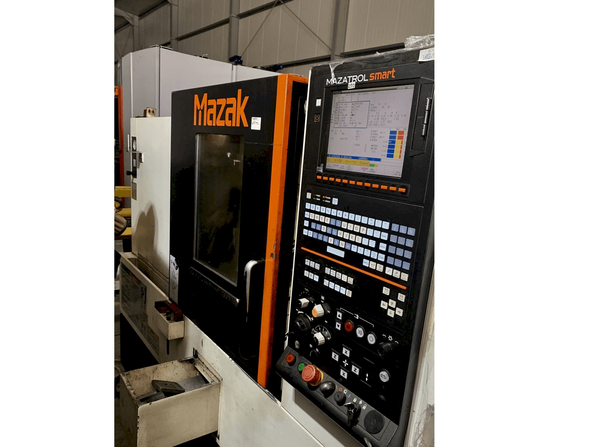 Vooraanzicht van Mazak QUICK TURN SMART 250 M L machine