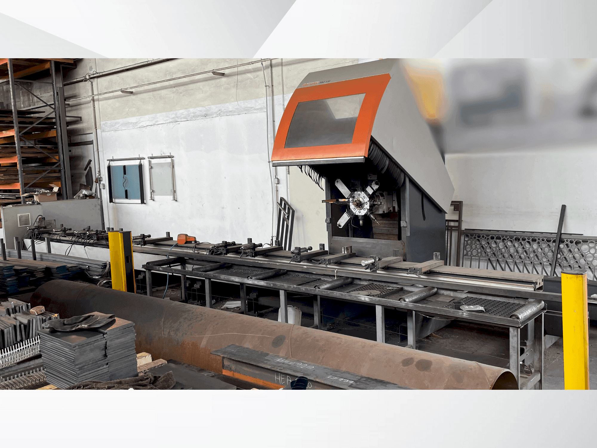 Vooraanzicht van Elumatec SBZ 130 machine