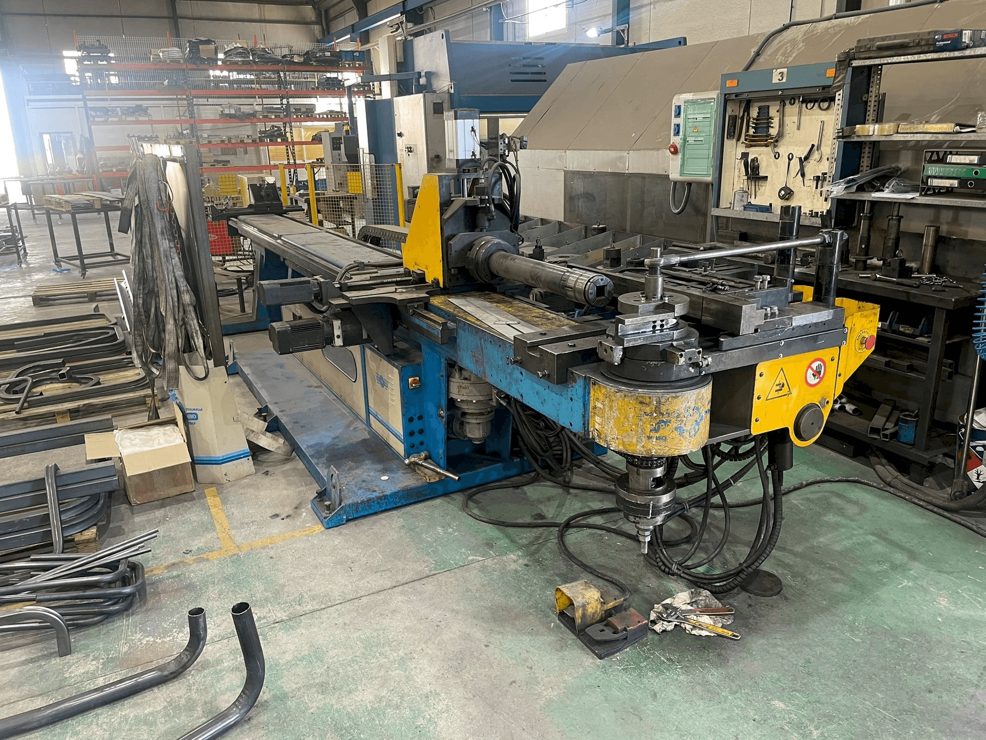 Vooraanzicht van STAR-BEND STAR 800 CN6/GEN/L machine